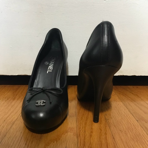 Chanel Black Leather Pumps Heels with Bow - Picture 3 of 8